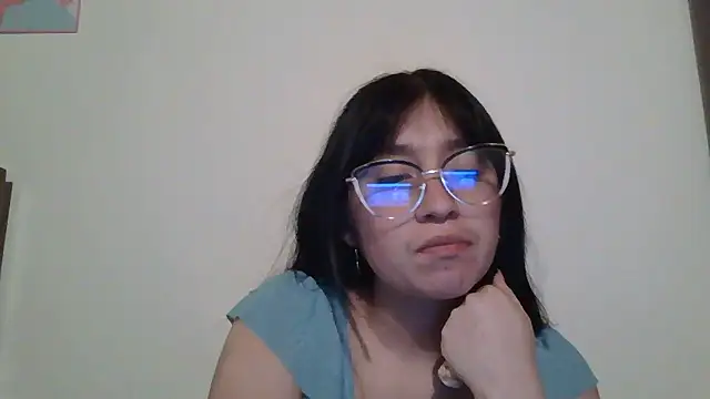 Snapshot of Arielle_lov chatting on 01-15-26, 12:26 Arielle lov online show from 01-15-26, 12:26
