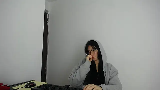 Snapshot of Arielle_lov chatting on 02-13-26, 11:28 Arielle lov online show from 02-13-26, 11:28