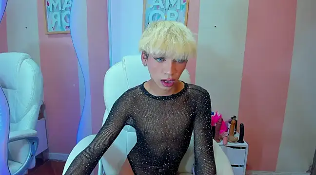 Snapshot of Danny_Luxx chatting on 02-17-25, 08:15 Danny Luxx online show from 02-17-25, 08:15