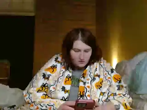 Snapshot of BubblyMoonie chatting on 12-21-25, 02:19 BubblyMoonie online show from 12-21-25, 02:19