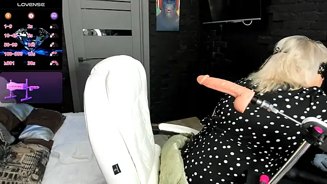 LaylaLayla7 online show from 09-12-25, 07:52