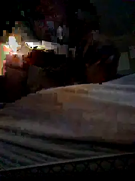 Snapshot of TwistedR chatting on 11-21-25, 11:58 TwistedR online show from 11-21-25, 11:58