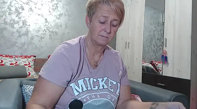 RosesandLillies online show from 01-27-25, 06:09