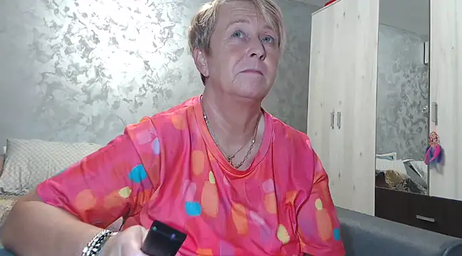 RosesandLillies online show from 02-06-25, 05:51