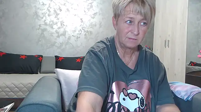 RosesandLillies online show from 03-08-25, 05:33