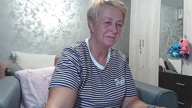 RosesandLillies online show from 09-18-25, 05:15