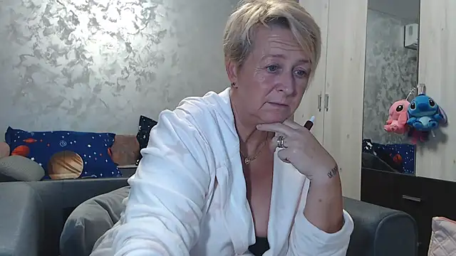 RosesandLillies online show from 10-09-25, 03:54