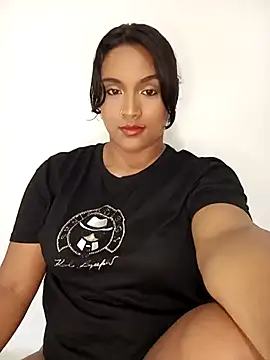 Snapshot of victoria_roussee chatting on 03-15-25, 06:25 victoria roussee online show from 03-15-25, 06:25