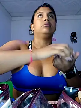 Snapshot of victoria_roussee chatting on 10-19-25, 11:22 victoria roussee online show from 10-19-25, 11:22