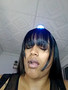 Snapshot of victoria_roussee chatting on 11-10-25, 07:51 victoria roussee online show from 11-10-25, 07:51