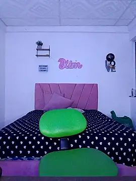 Snapshot of victoria_roussee chatting on 12-05-25, 08:34 victoria roussee online show from 12-05-25, 08:34