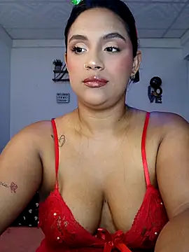 Snapshot of victoria_roussee chatting on 12-18-25, 06:08 victoria roussee online show from 12-18-25, 06:08