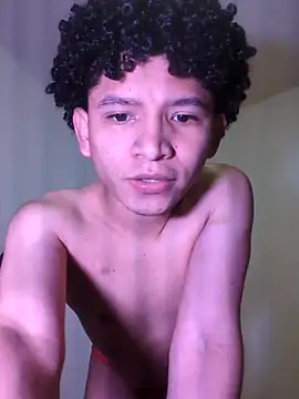 Snapshot of Magno_03 chatting on 01-31-26, 07:45 Magno 03 online show from 01-31-26, 07:45