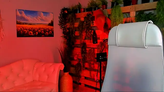 Snapshot of JenniferGraces chatting on 10-31-25, 05:03 JenniferGraces online show from 10-31-25, 05:03