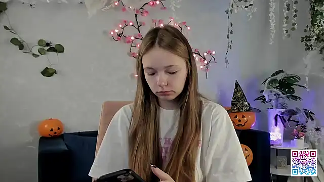 boozekirs  online show from 10-31-25, 01:50