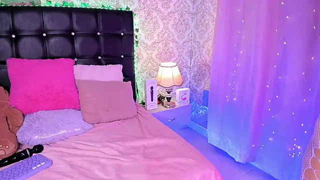 Luna Sommer online show from 11-23-25, 02:00