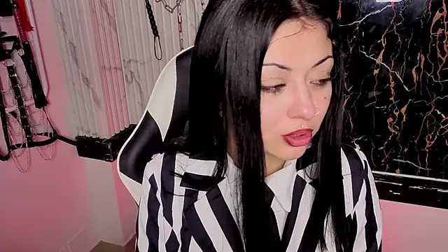 Snapshot of Guxplo_ chatting on 10-29-25, 04:09 Guxplo  online show from 10-29-25, 04:09