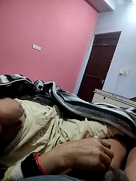 Snapshot of indian_couple4 chatting on 02-06-26, 04:21 indian couple4 online show from 02-06-26, 04:21