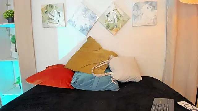 iiangel  online show from 11-06-25, 02:56