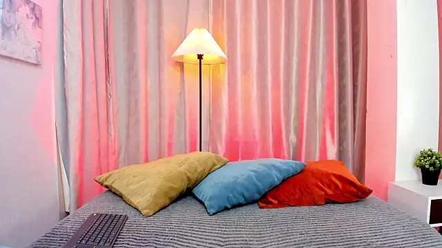 iiangel  online show from 03-04-26, 03:34