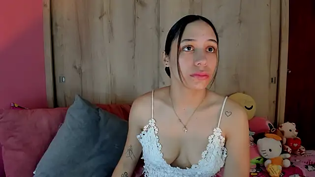 Snapshot of TANIA_06 chatting on 06-20-26, 01:03 TANIA 06 online show from 06-20-26, 01:03