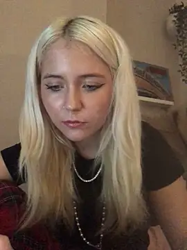 Snapshot of Blondie_Sofia_Essexbabe chatting on 10-16-25, 08:43 Blondie Sofia Essexbabe online show from 10-16-25, 08:43