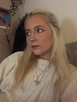 Snapshot of Blondie_Sofia_Essexbabe chatting on 10-24-25, 11:12 Blondie Sofia Essexbabe online show from 10-24-25, 11:12