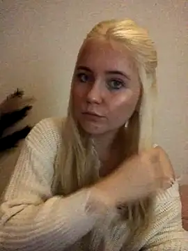 Snapshot of Blondie_Sofia_Essexbabe chatting on 11-05-25, 08:31 Blondie Sofia Essexbabe online show from 11-05-25, 08:31