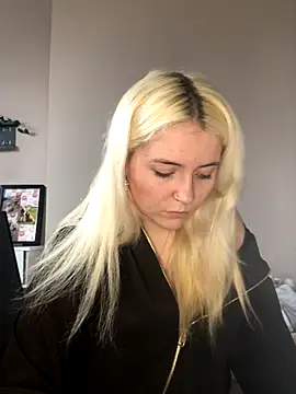 Snapshot of Blondie_Sofia_Essexbabe chatting on 12-01-25, 01:49 Blondie Sofia Essexbabe online show from 12-01-25, 01:49