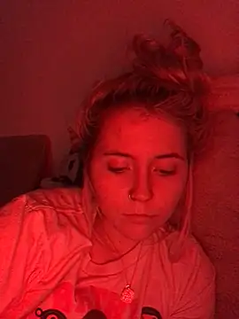 Snapshot of Blondie_Sofia_Essexbabe chatting on 02-15-26, 11:01 Blondie Sofia Essexbabe online show from 02-15-26, 11:01