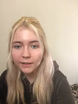 Snapshot of Blondie_Sofia_Essexbabe chatting on 03-03-26, 01:50 Blondie Sofia Essexbabe online show from 03-03-26, 01:50