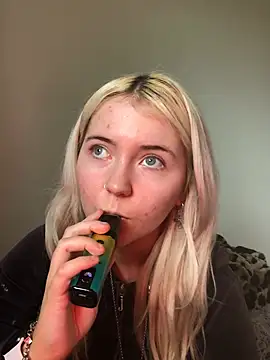 Snapshot of Blondie_Sofia_Essexbabe chatting on 03-24-26, 03:06 Blondie Sofia Essexbabe online show from 03-24-26, 03:06