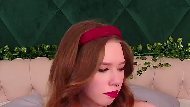 Snapshot of Sierra_Fane chatting on 02-19-25, 05:06 Sierra Fane online show from 02-19-25, 05:06