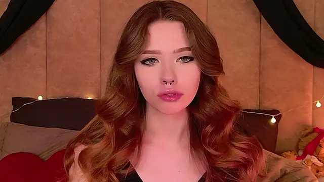 Snapshot of Sierra_Fane chatting on 02-23-25, 12:19 Sierra Fane online show from 02-23-25, 12:19