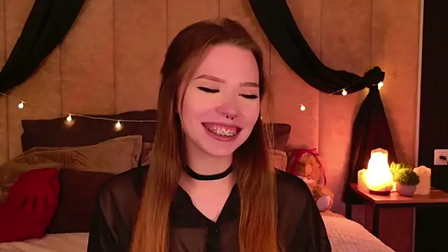 Snapshot of Sierra_Fane chatting on 03-06-25, 07:43 Sierra Fane online show from 03-06-25, 07:43