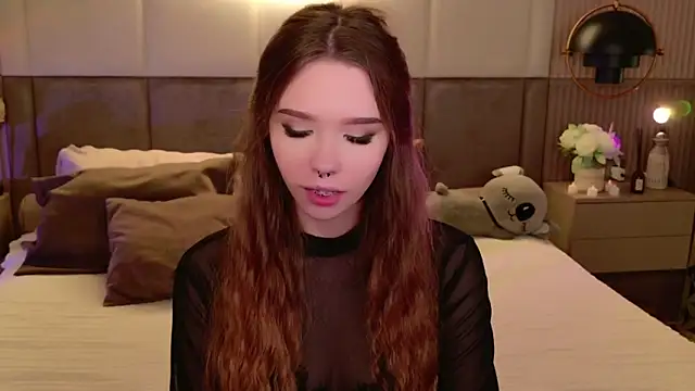 Snapshot of Sierra_Fane chatting on 03-18-25, 11:42 Sierra Fane online show from 03-18-25, 11:42