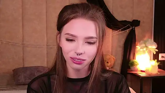 Snapshot of Sierra_Fane chatting on 09-20-25, 05:52 Sierra Fane online show from 09-20-25, 05:52