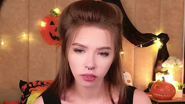 Snapshot of Sierra_Fane chatting on 11-03-25, 05:52 Sierra Fane online show from 11-03-25, 05:52