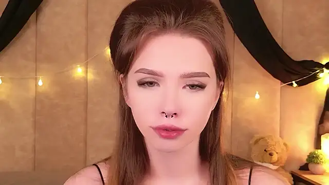 Snapshot of Sierra_Fane chatting on 11-07-25, 05:51 Sierra Fane online show from 11-07-25, 05:51