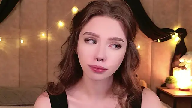 Snapshot of Sierra_Fane chatting on 11-08-25, 05:51 Sierra Fane online show from 11-08-25, 05:51