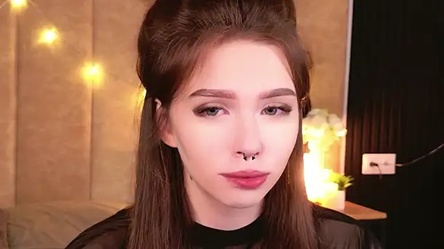 Snapshot of Sierra_Fane chatting on 11-09-25, 06:01 Sierra Fane online show from 11-09-25, 06:01