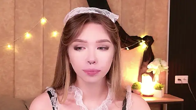 Snapshot of Sierra_Fane chatting on 11-23-25, 10:48 Sierra Fane online show from 11-23-25, 10:48