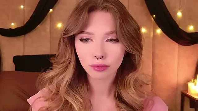 Snapshot of Sierra_Fane chatting on 02-02-26, 06:01 Sierra Fane online show from 02-02-26, 06:01