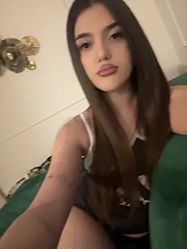 Snapshot of NaomiMulan chatting on 03-19-25, 10:42 NaomiMulan online show from 03-19-25, 10:42