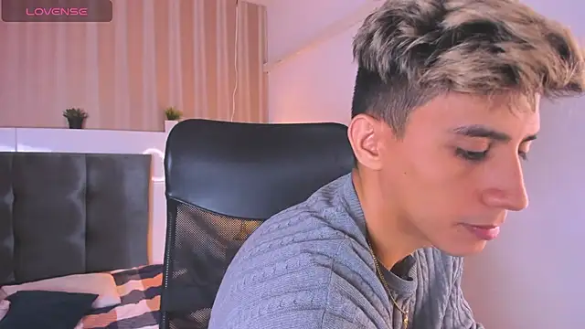 Allex Cano online show from 02-25-25, 06:31