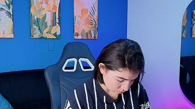 Zamira Taylor online show from 09-25-25, 07:56