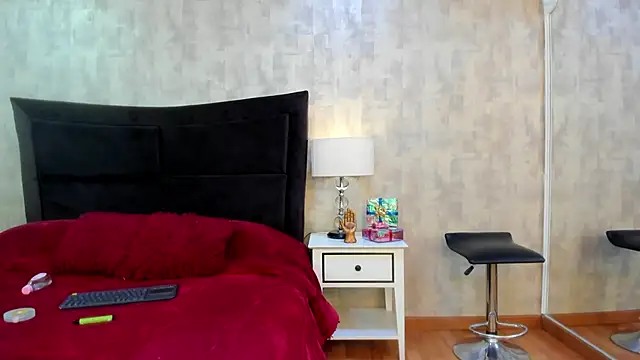 NahomyCarther online show from 12-16-25, 03:22