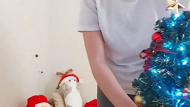 Elise Nyx online show from 12-17-25, 01:39