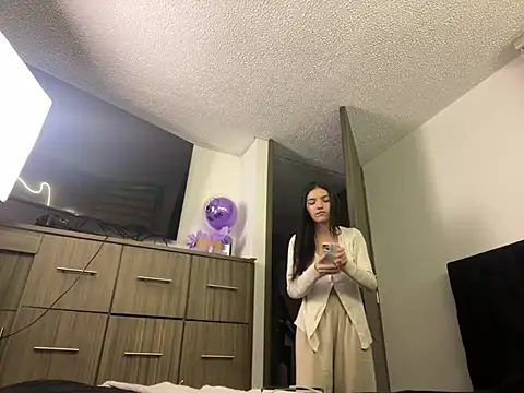 DesireLuxe online show from 03-10-25, 04:49