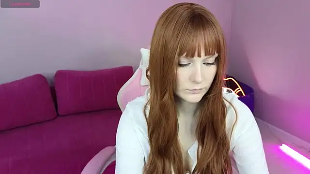 Snapshot of KristinMoore chatting on 11-16-25, 08:09 KristinMoore online show from 11-16-25, 08:09